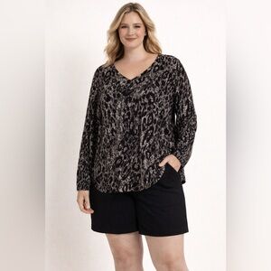 NWT Liz Claiborne Women’s Long Sleeve Knit Animal Print Top Sz 2X